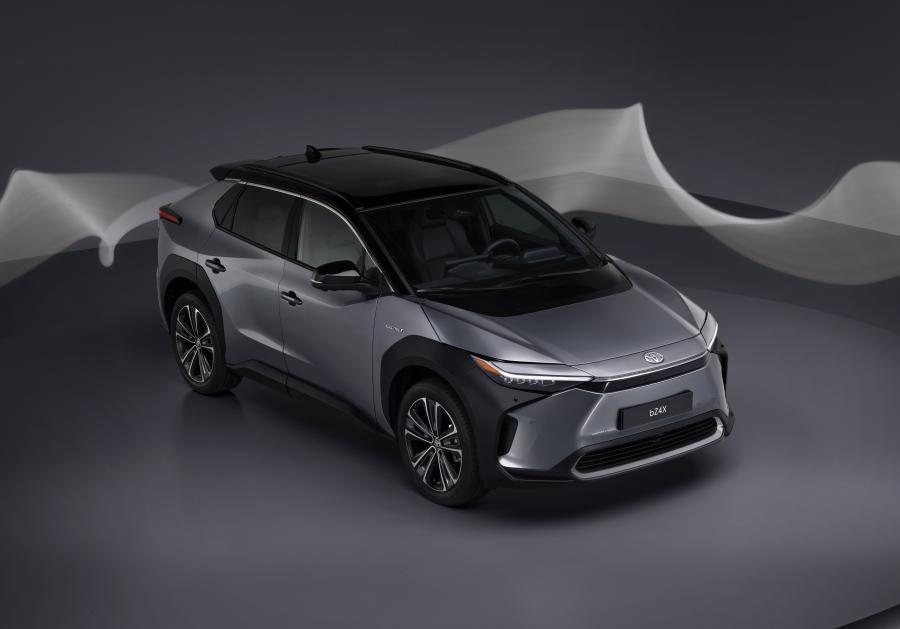  Toyota bZ4X AWD 2021 года  (WW) (фото 3 из 20)
